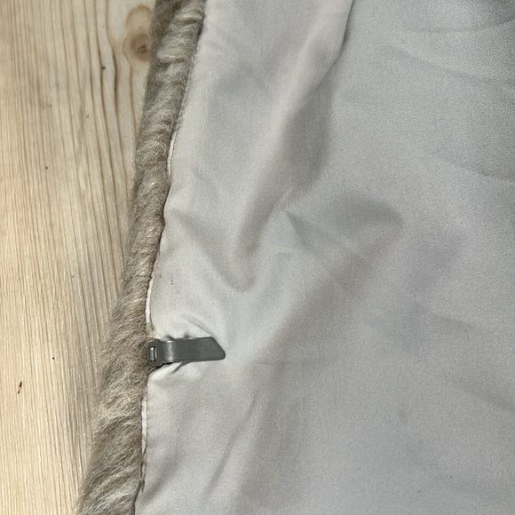 Gap Sheep Vest - Picture 12 of 14